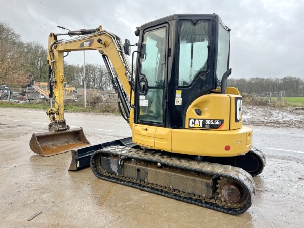 2015 Caterpillar 305.5 - Mini Excavator image 1