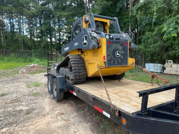 2023 Deere 325G thumbnail 3