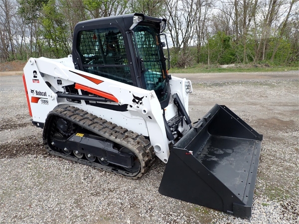 2016 Bobcat T550 thumbnail 2