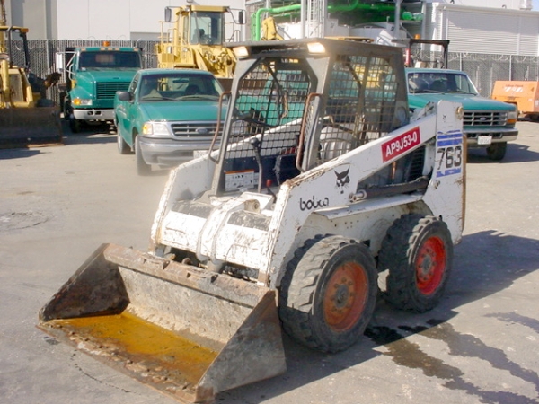 2015 Bobcat 763 thumbnail 2