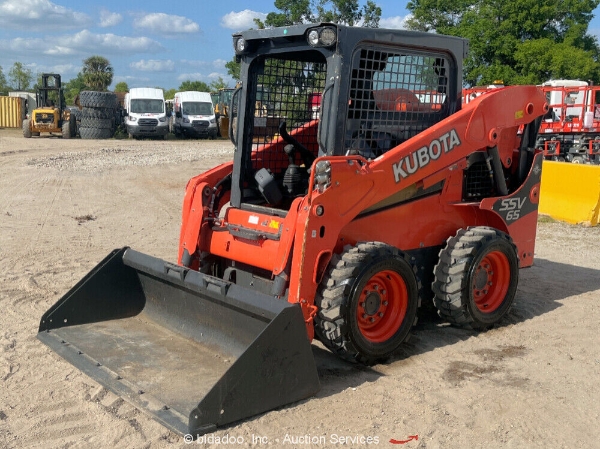 2023 Kubota SSV65 thumbnail 3