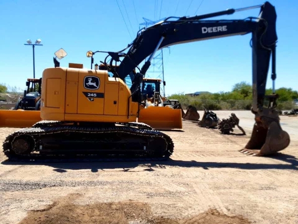 2022 Deere 245P-TIER thumbnail 3