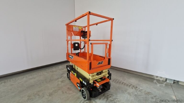 2022 JLG ES1330L thumbnail 2