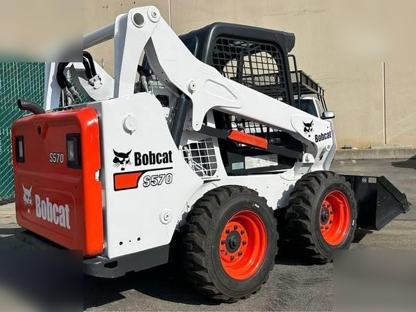 2016 Bobcat S570 thumbnail 2
