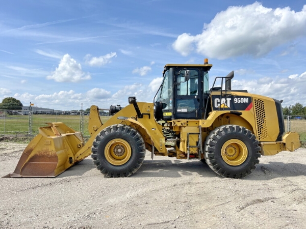 2020 Caterpillar 950M thumbnail 3