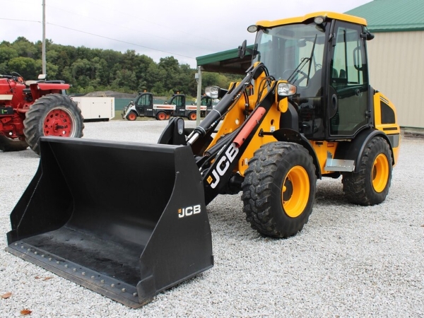 2022 JCB 407 thumbnail 2