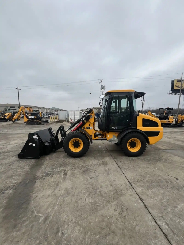 2023 JCB 407 thumbnail 3