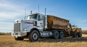 2023 Kenworth T880 - Image 1