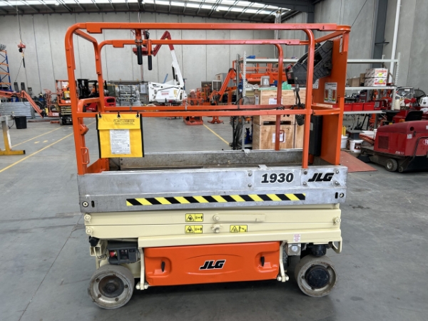 2016 JLG 1930ES thumbnail 3