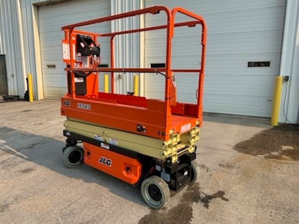 2014 JLG 1930ES thumbnail 3