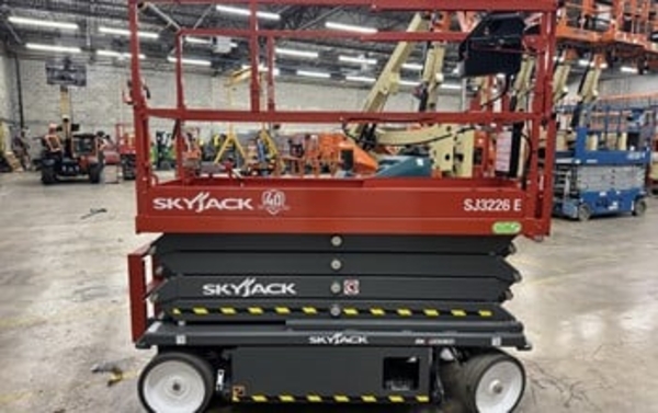 2024 Skyjack SJIII3226E - Scissor Lift image 1