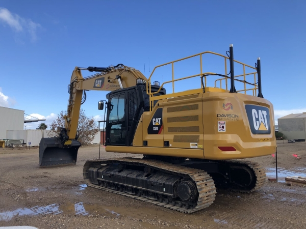 2022 Caterpillar 330 thumbnail 3