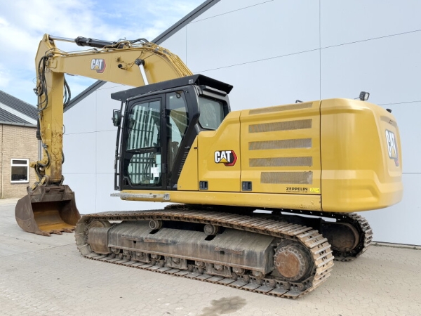 2022 Caterpillar 330 thumbnail 2