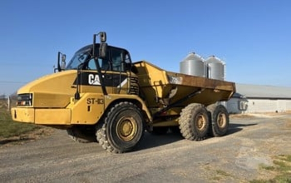 2021 Caterpillar 725 thumbnail 2