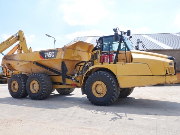 2015 Caterpillar 745C thumbnail 2