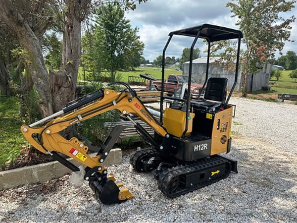 2024 AGT H12R - Mini Excavator image 1