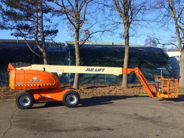 2014 JLG 660SJ thumbnail 3