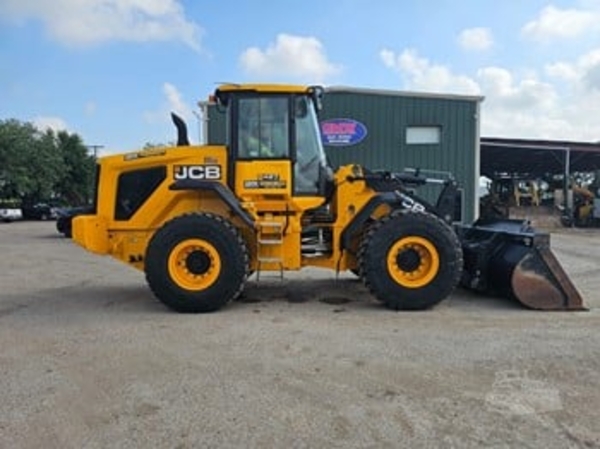 2023 JCB 427 thumbnail 2