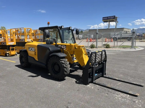 2023 JCB 505-20 thumbnail 3