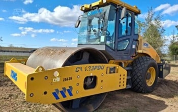 2019 XCMG CV123PDU thumbnail 3