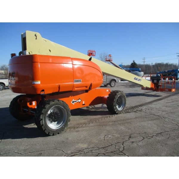 2024 JLG 800S thumbnail 2