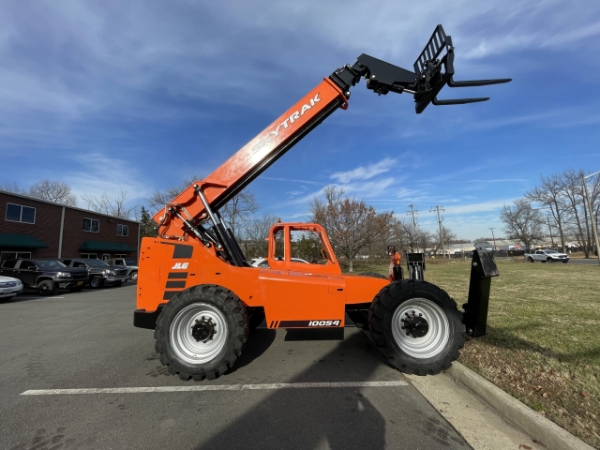 2017 Sky Trak 10054 - Image 1