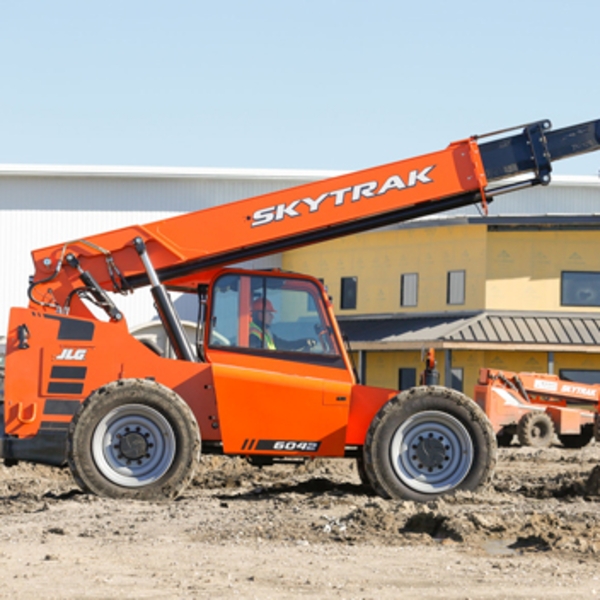 2015 SkyTrak 6042 thumbnail 2