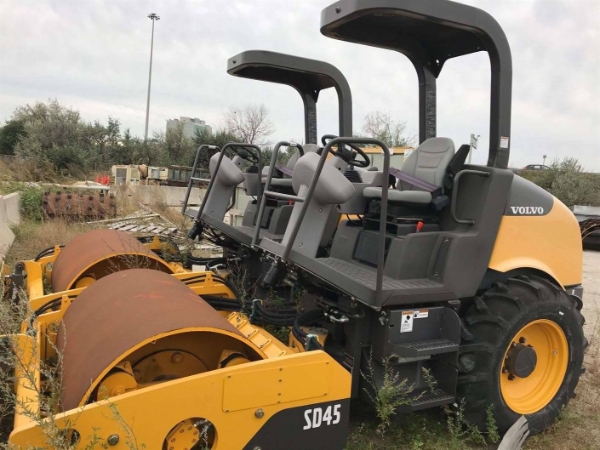 2021 Volvo SD45 thumbnail 3