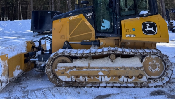 2023 Deere 650P thumbnail 2