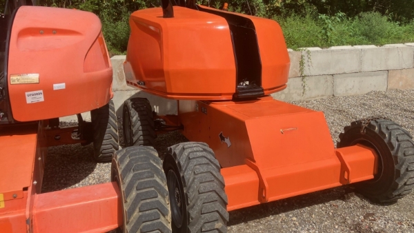 2016 JLG 400S thumbnail 3