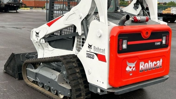 2016 Bobcat T590 thumbnail 2