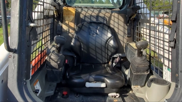 2016 Bobcat T650 thumbnail 2
