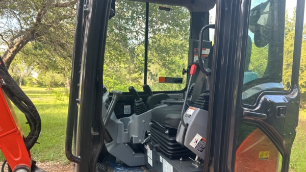 2024 Kubota KX033-4 thumbnail 4