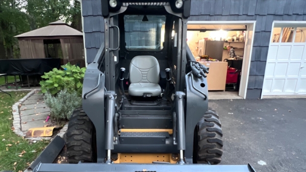 2014 New Holland L225 thumbnail 4