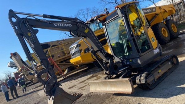 2019 Volvo ECR40D thumbnail 3
