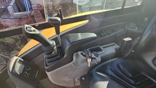 2019 Volvo ECR40D thumbnail 6