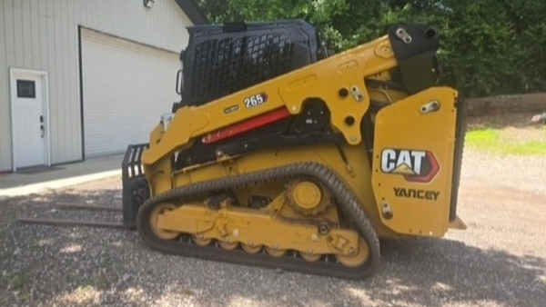 2025 Caterpillar 265 thumbnail 3