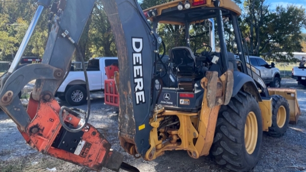 2017 Deere 310SL thumbnail 2