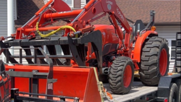 2021 Kubota L4701 - Tractor image 1