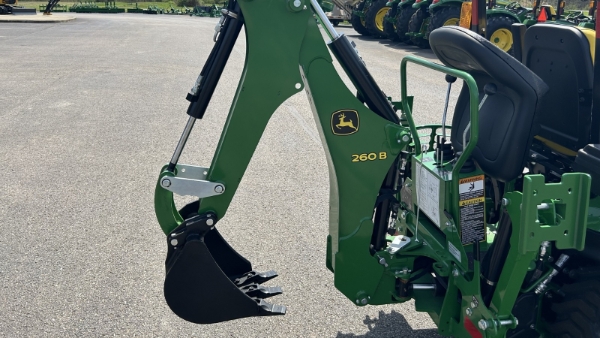 2023 Deere 1025R thumbnail 5