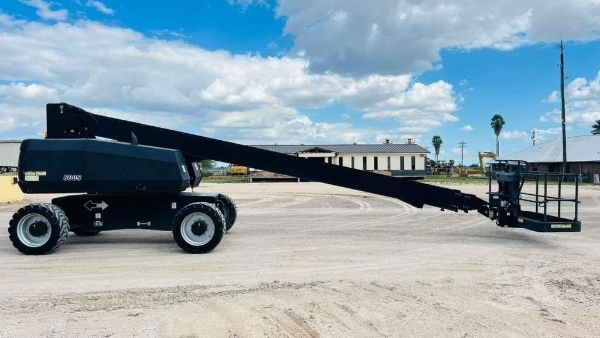 2024 JLG 800S thumbnail 3