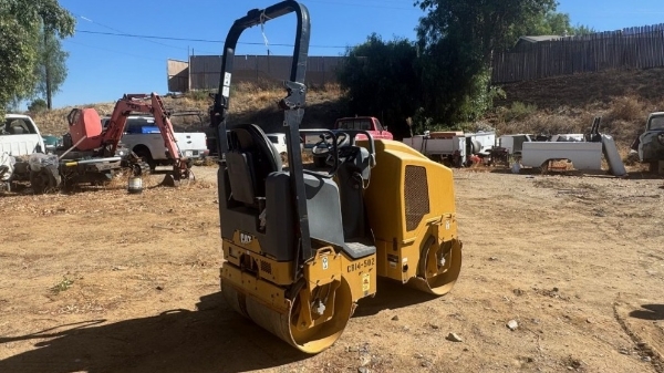 2015 Caterpillar CB14B thumbnail 2