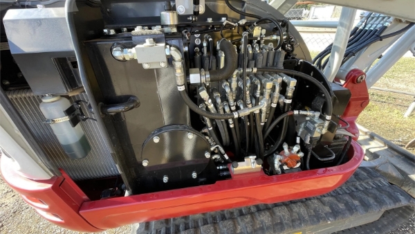 2021 Takeuchi TB230 thumbnail 7