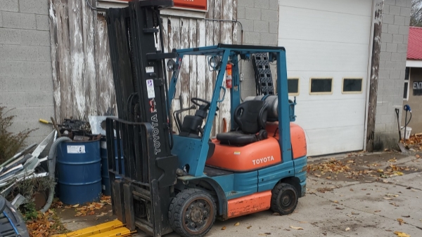 2000 Toyota 42-6FGCU30 - Generator image 1