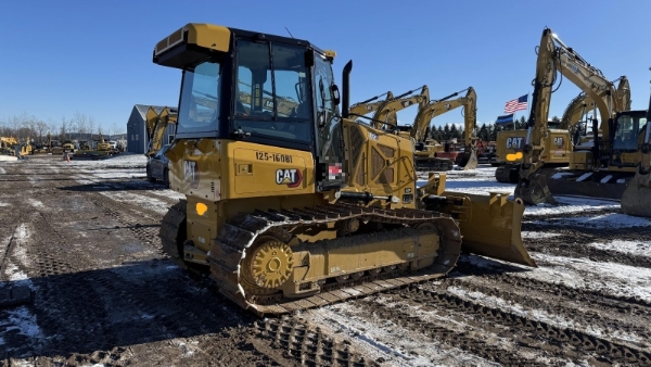 2023 Caterpillar D2 thumbnail 2