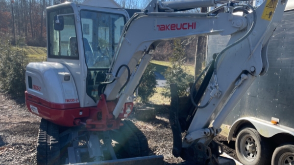 2020 Takeuchi TB235-2 thumbnail 2