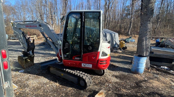 2020 Takeuchi TB235-2 thumbnail 5