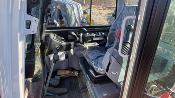 2020 Takeuchi TB235-2 thumbnail 6