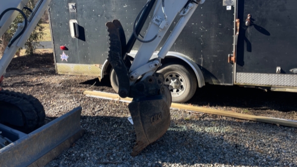 2020 Takeuchi TB235-2 thumbnail 3