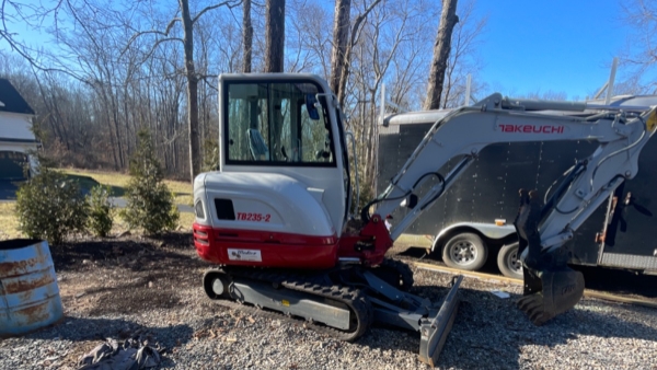 2020 Takeuchi TB235-2 thumbnail 4